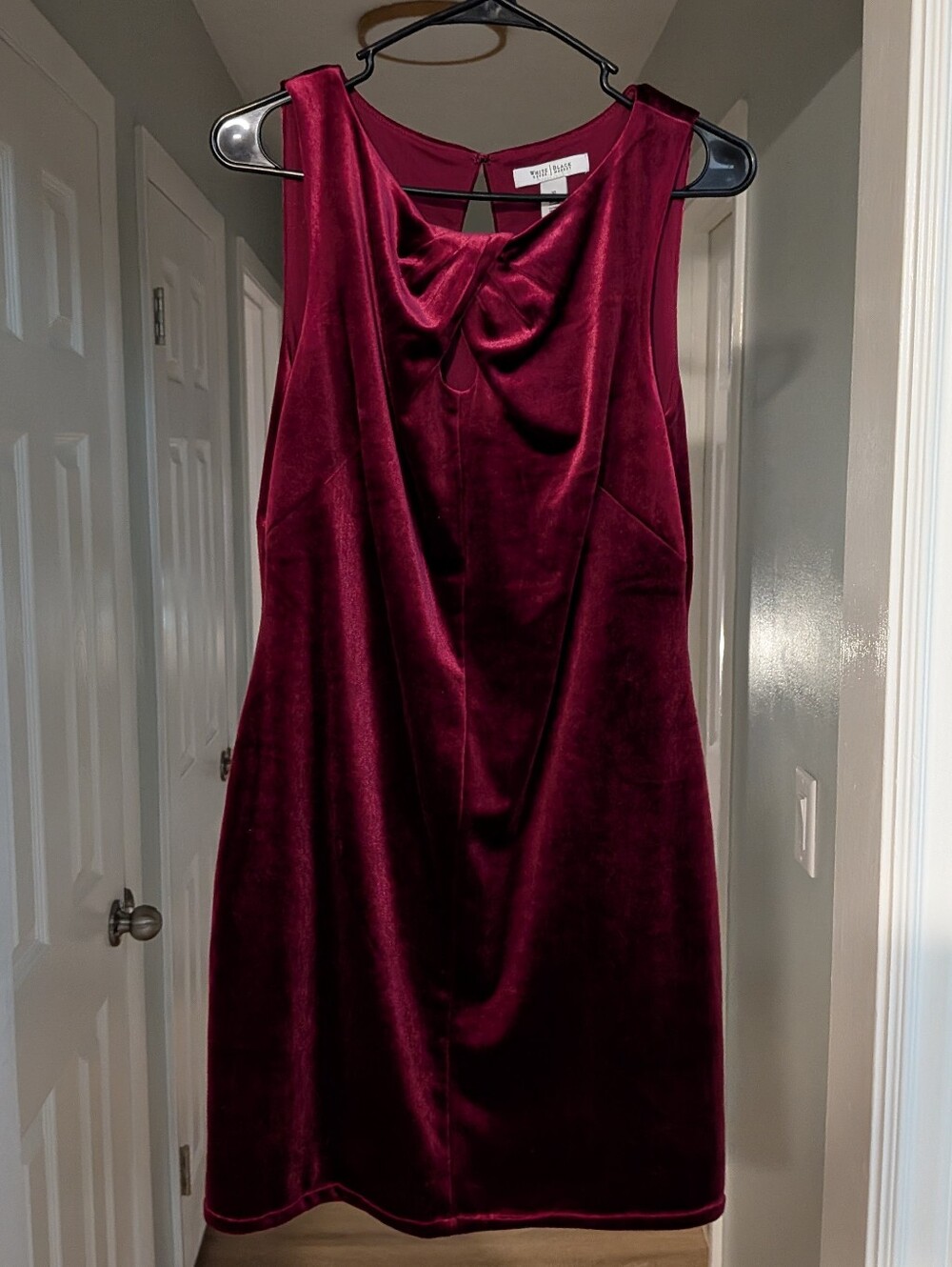 White House Black Market WHBM Sleeveless Velvet Shift Dress - Burgundy Wine 10